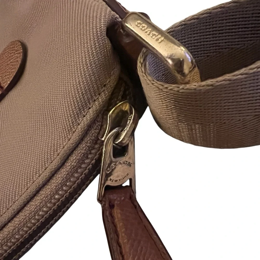 Coach Sawyer Stone Crossbody Bag Taupe Tan Brown Leather Adjustable Strap